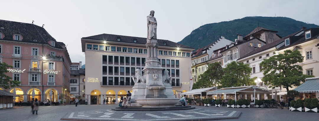 The Waltherplatz in the center of Bolzano.