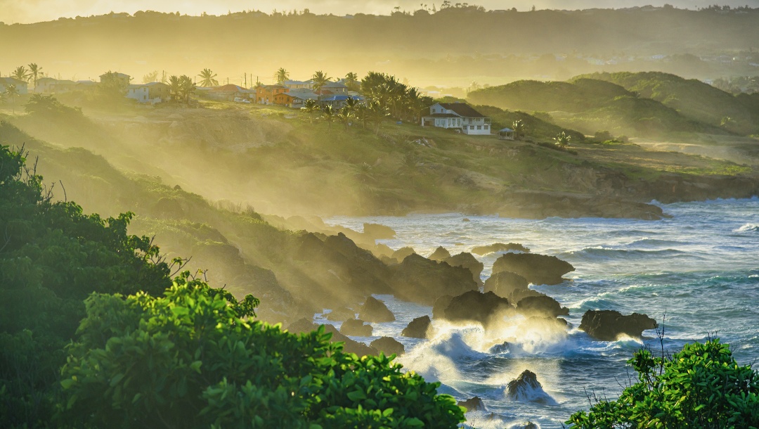 Wandern mit Blick auf die Atlantikküste von Barbados